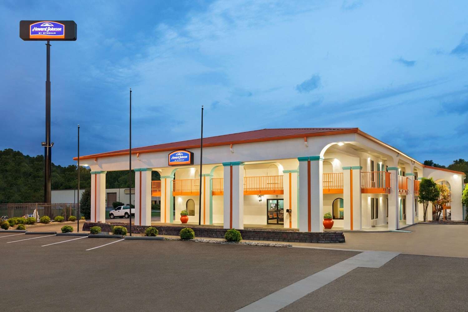 Howard Johnson by Wyndham Chattanooga Lookout Mountain I-24