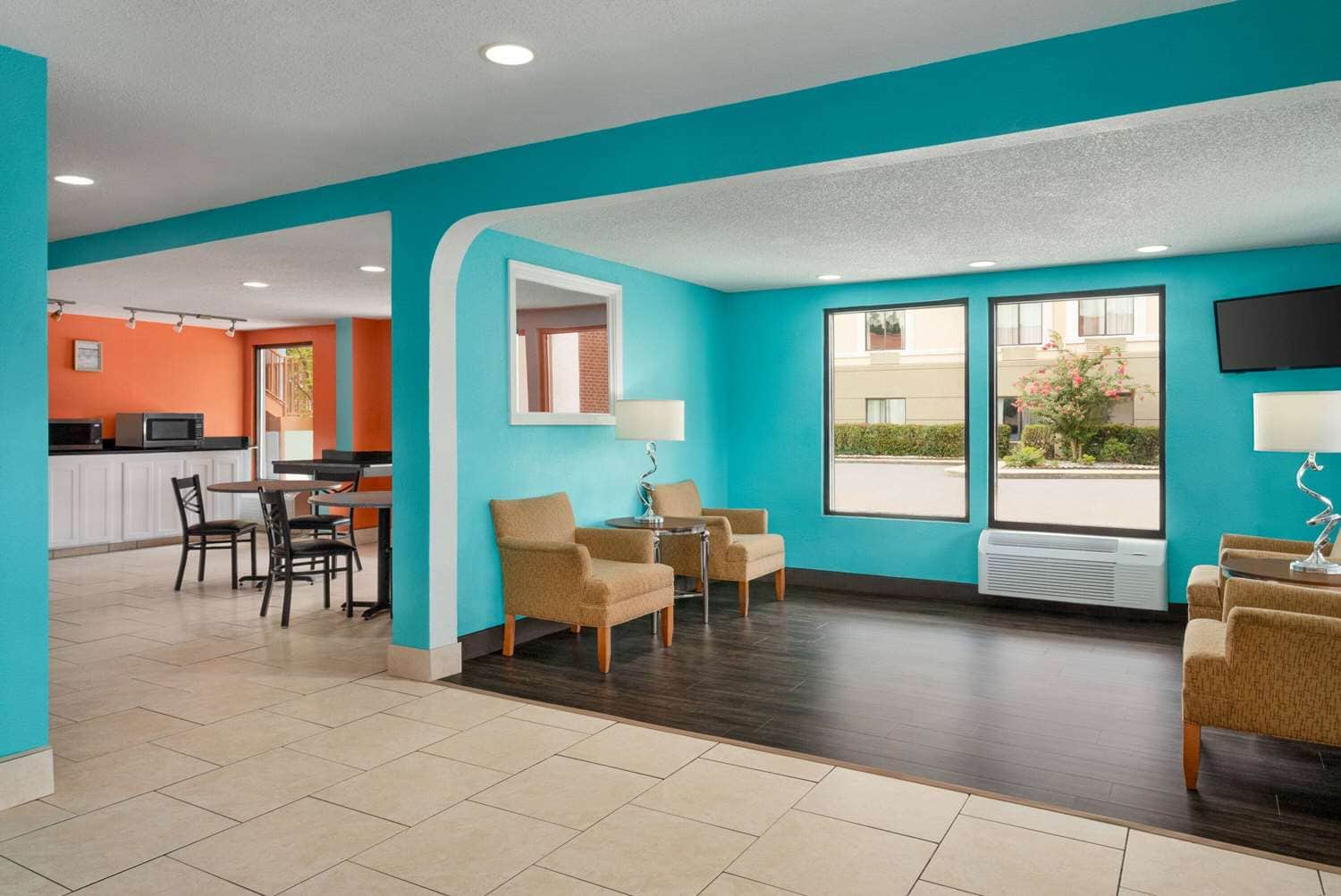 Howard Johnson by Wyndham Chattanooga Lookout Mountain I-24