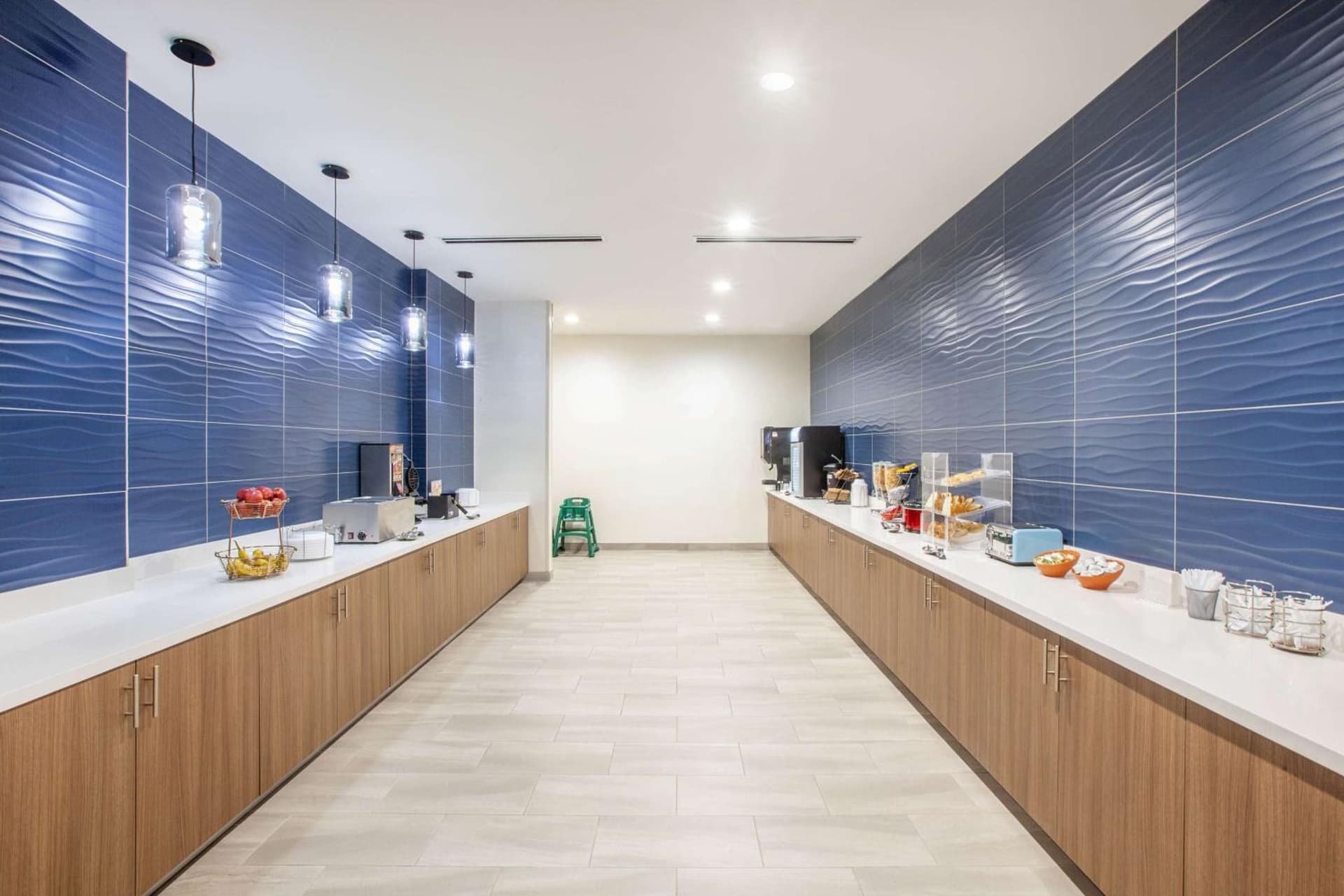 La Quinta Inn & Suites by Wyndham Dallas Duncanville