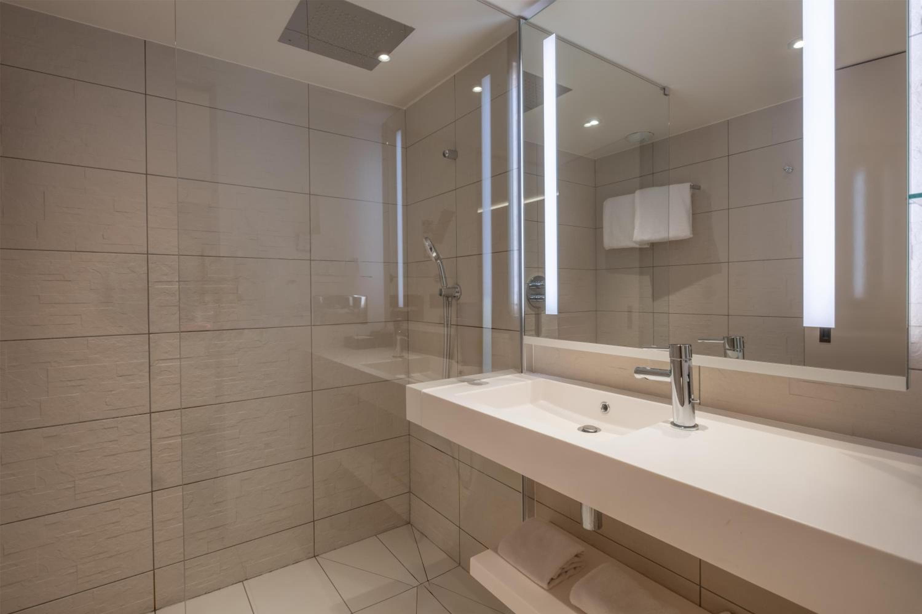 Radisson Blu CDG Airport Terminal Hotel