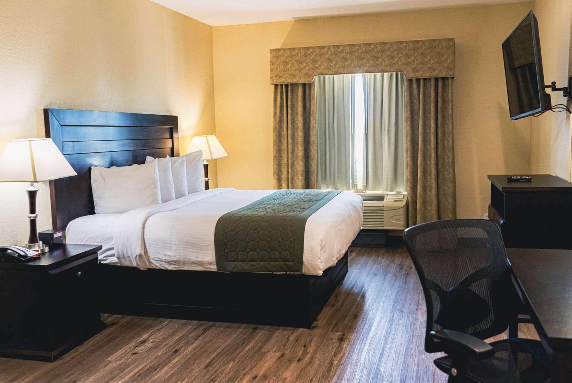 Grander Inn & Suites by IHG