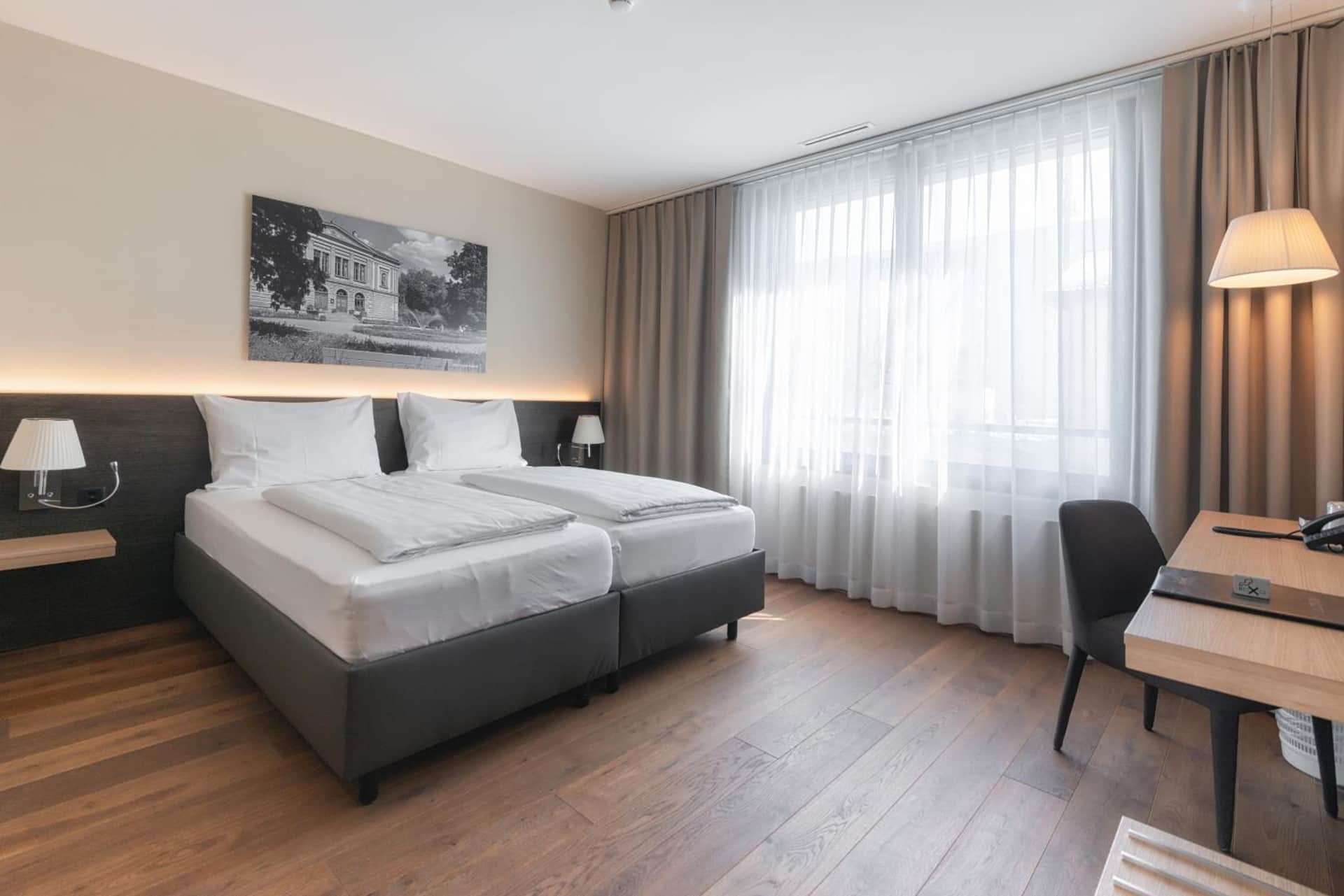 Hotel one66