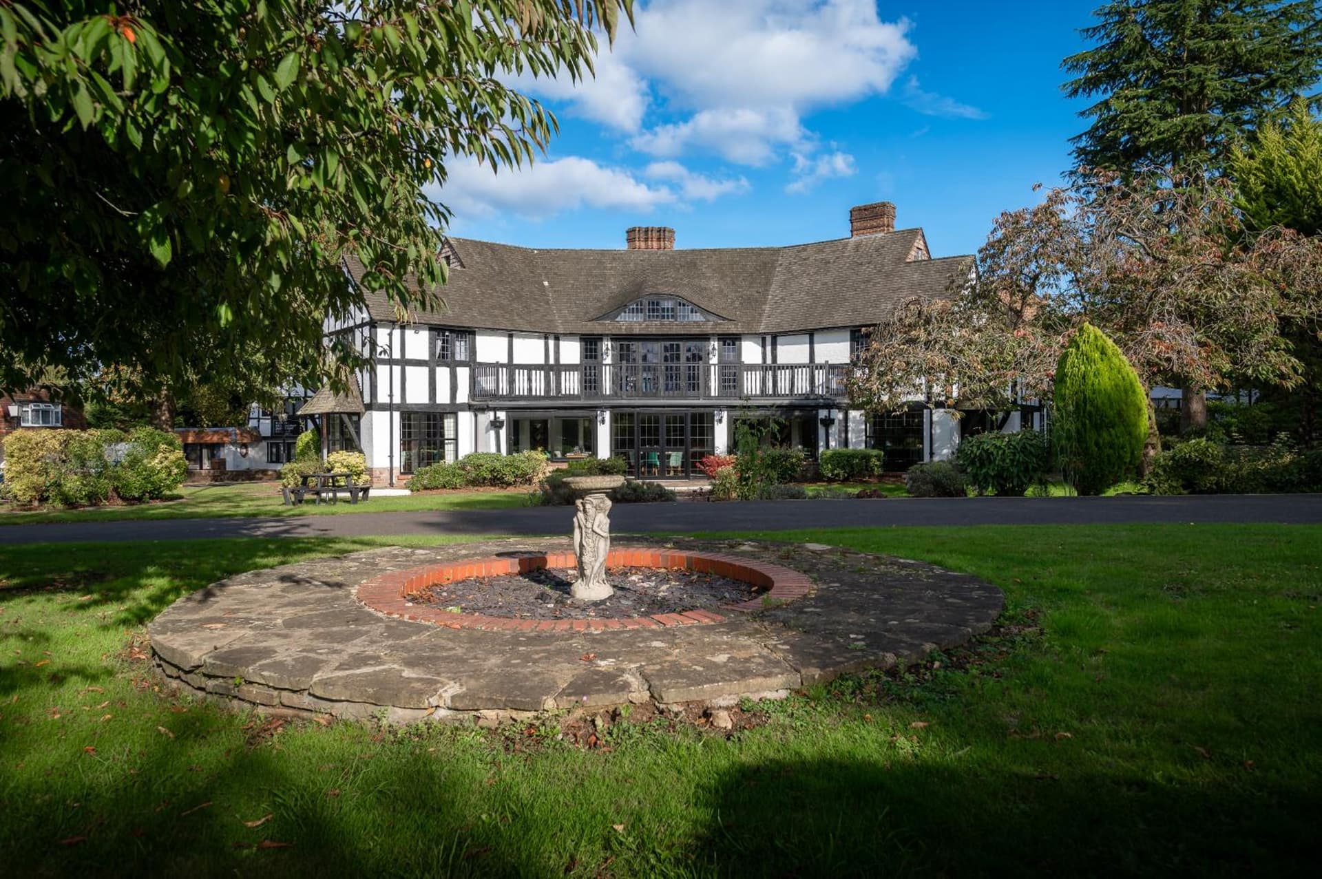 Thatchers, Leatherhead East Horsley