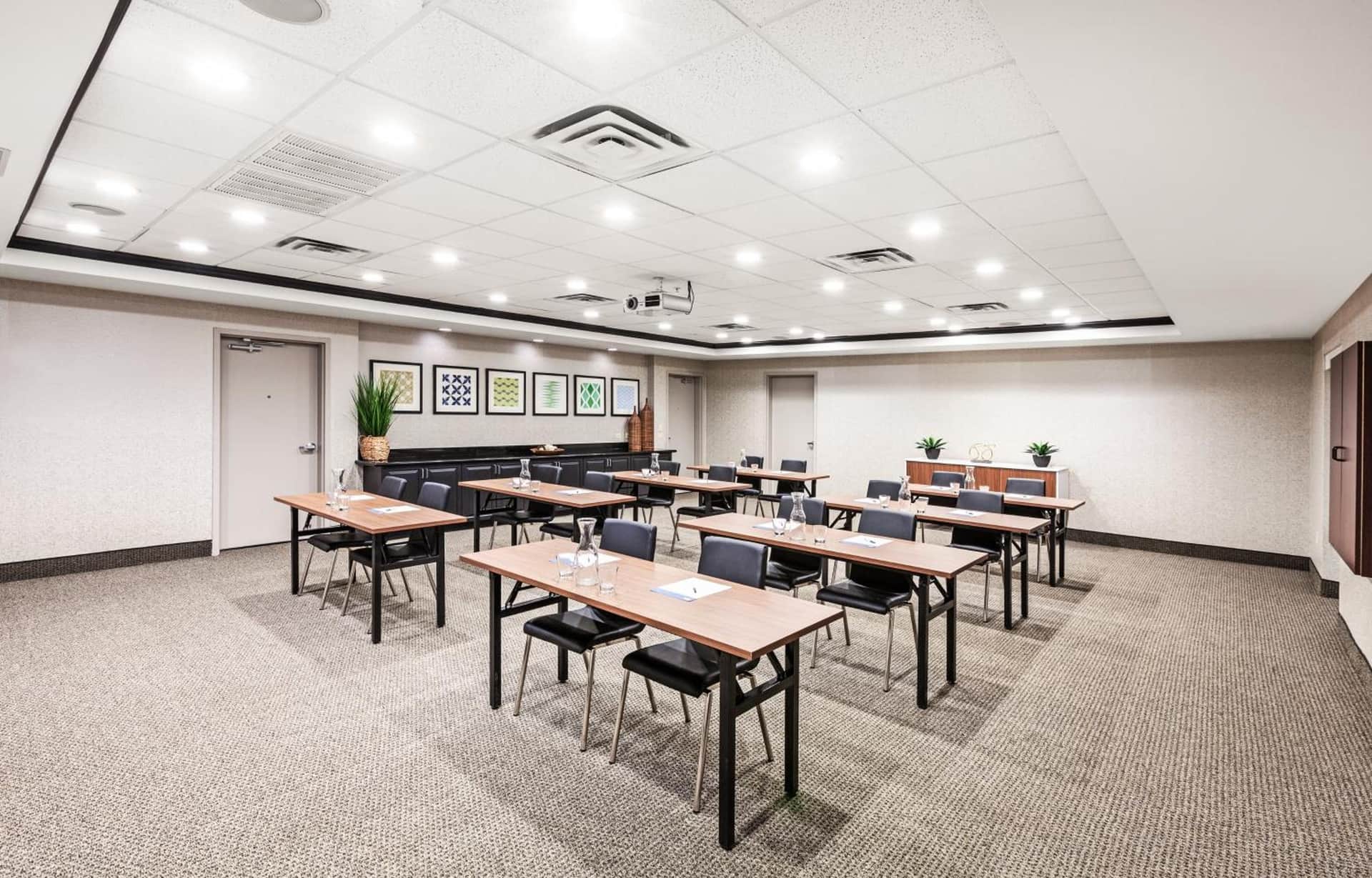 Holiday Inn Express & Suites Baton Rouge East by IHG