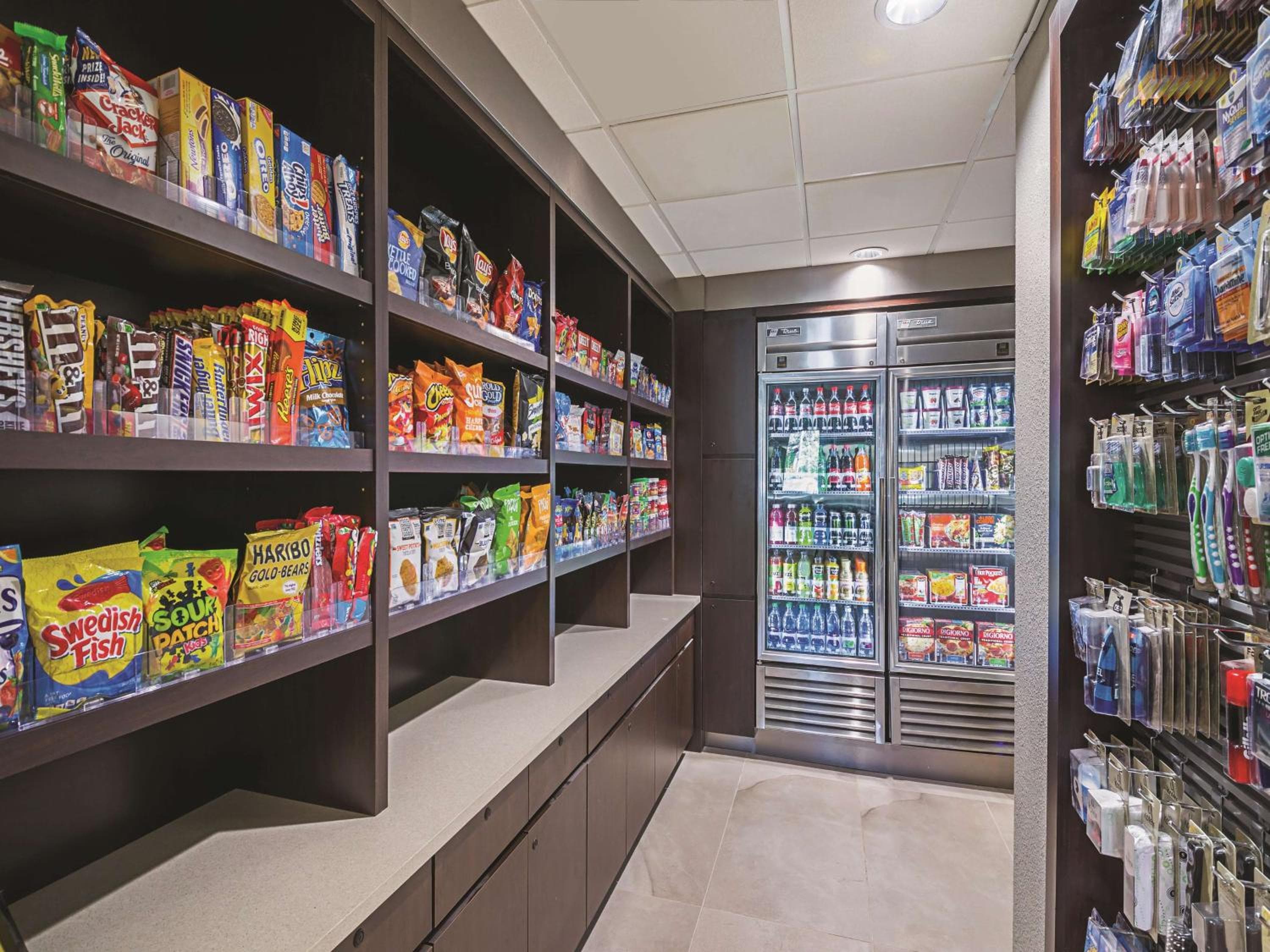 La Quinta Inn & Suites by Wyndham Austin Near The Domain