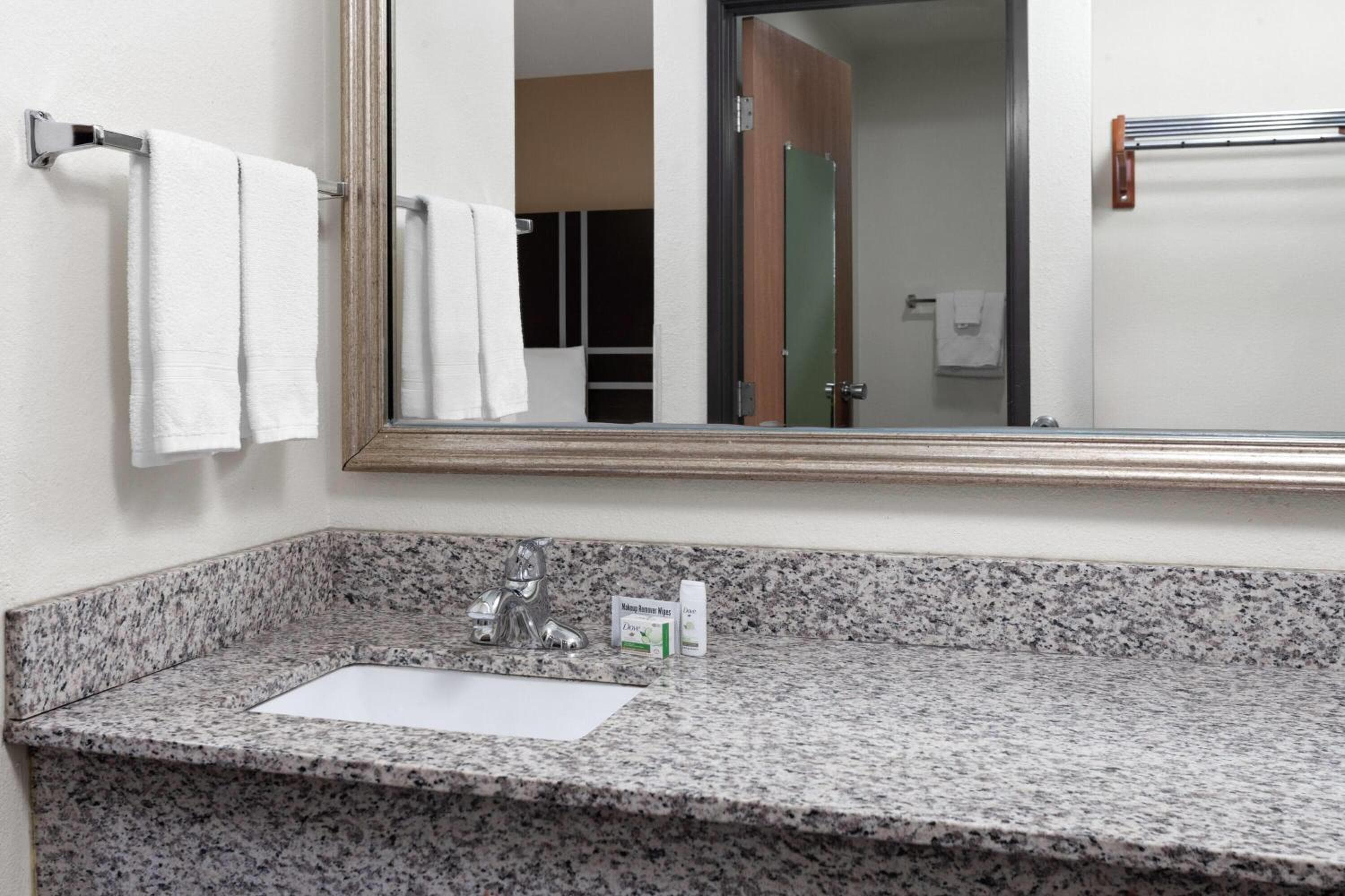 Baymont by Wyndham Green Bay