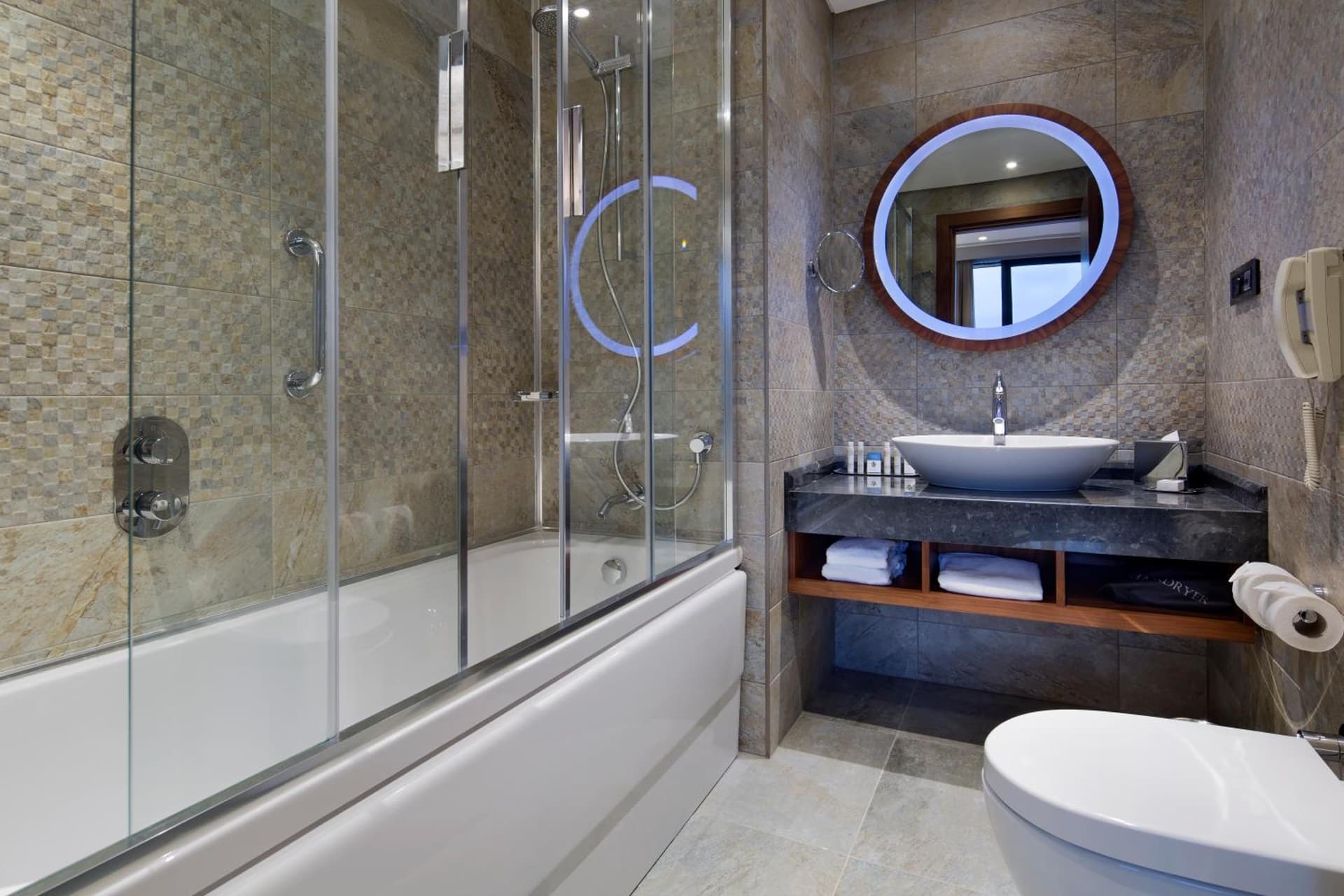 DoubleTree by Hilton Istanbul - Piyalepasa