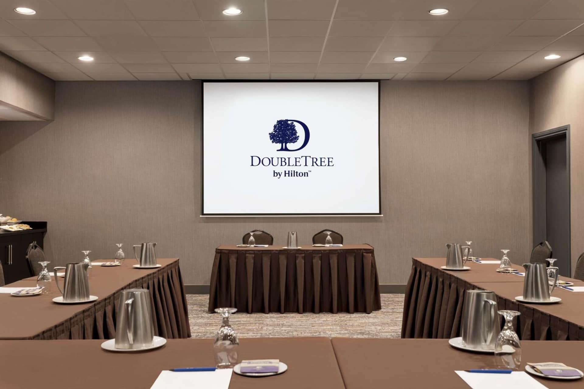 DoubleTree by Hilton Pointe Claire Montreal Airport West