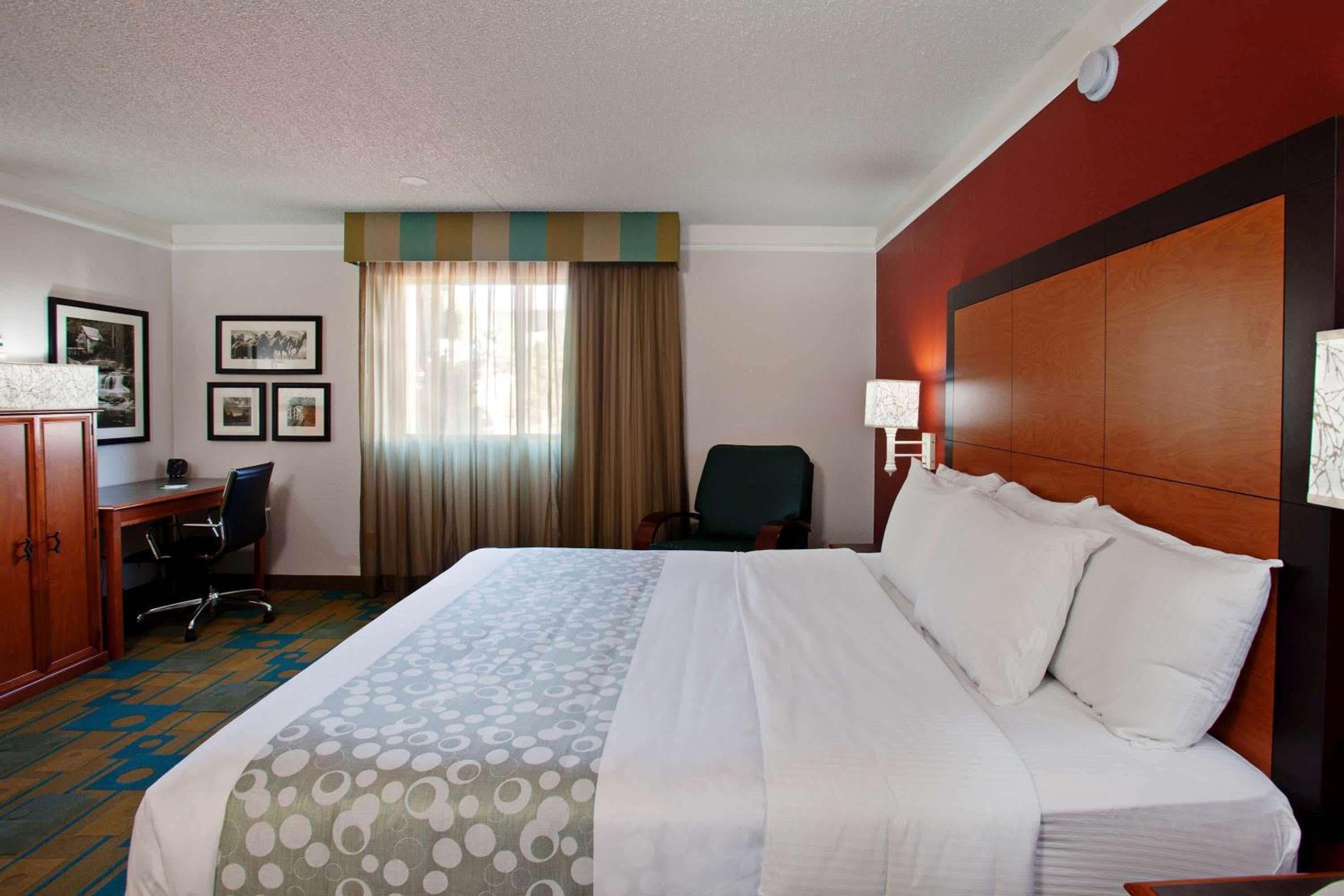 La Quinta Inn & Suites by Wyndham Irvine Spectrum