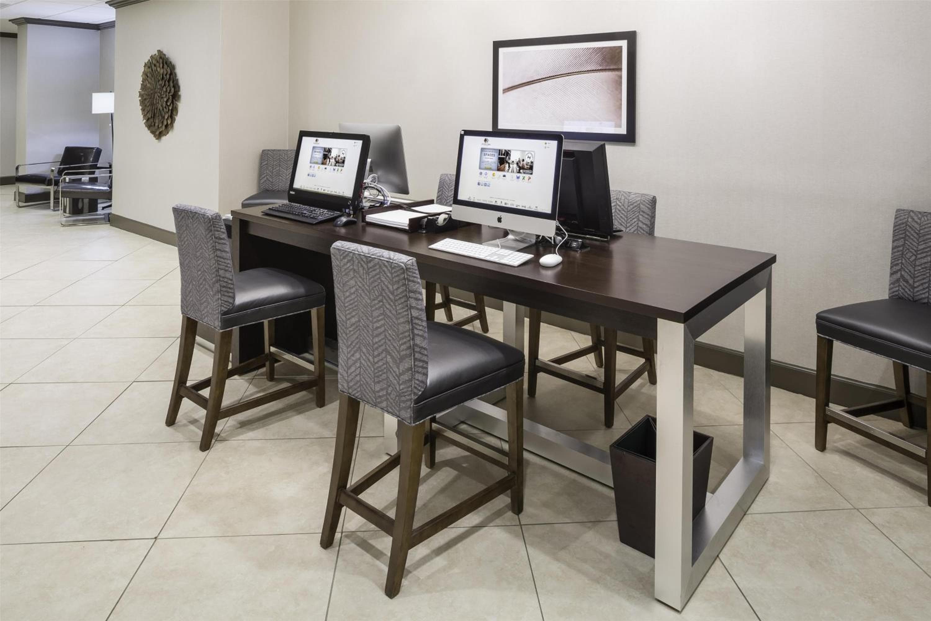 DoubleTree by Hilton Wilmington