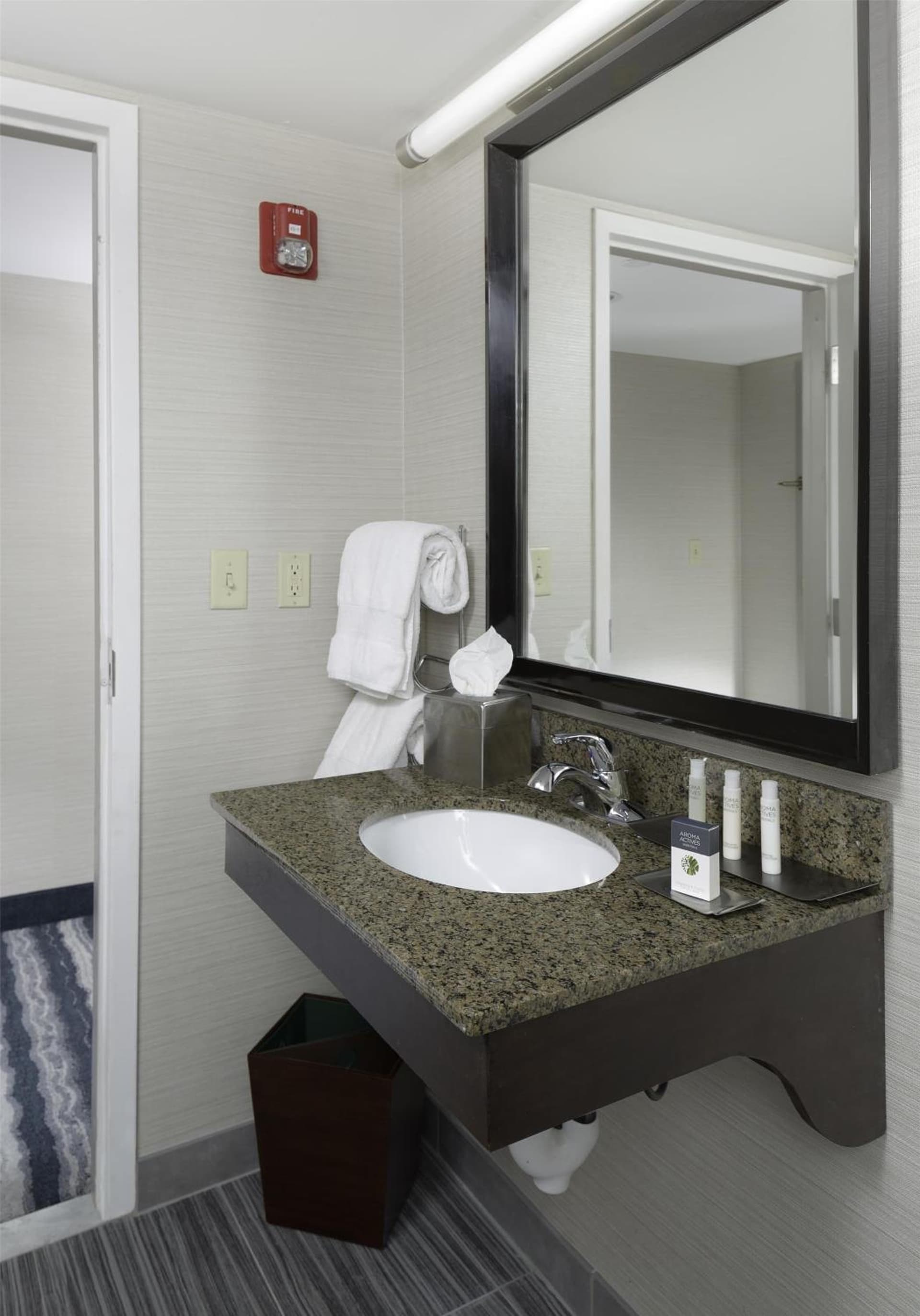 DoubleTree by Hilton Downtown Wilmington - Legal District