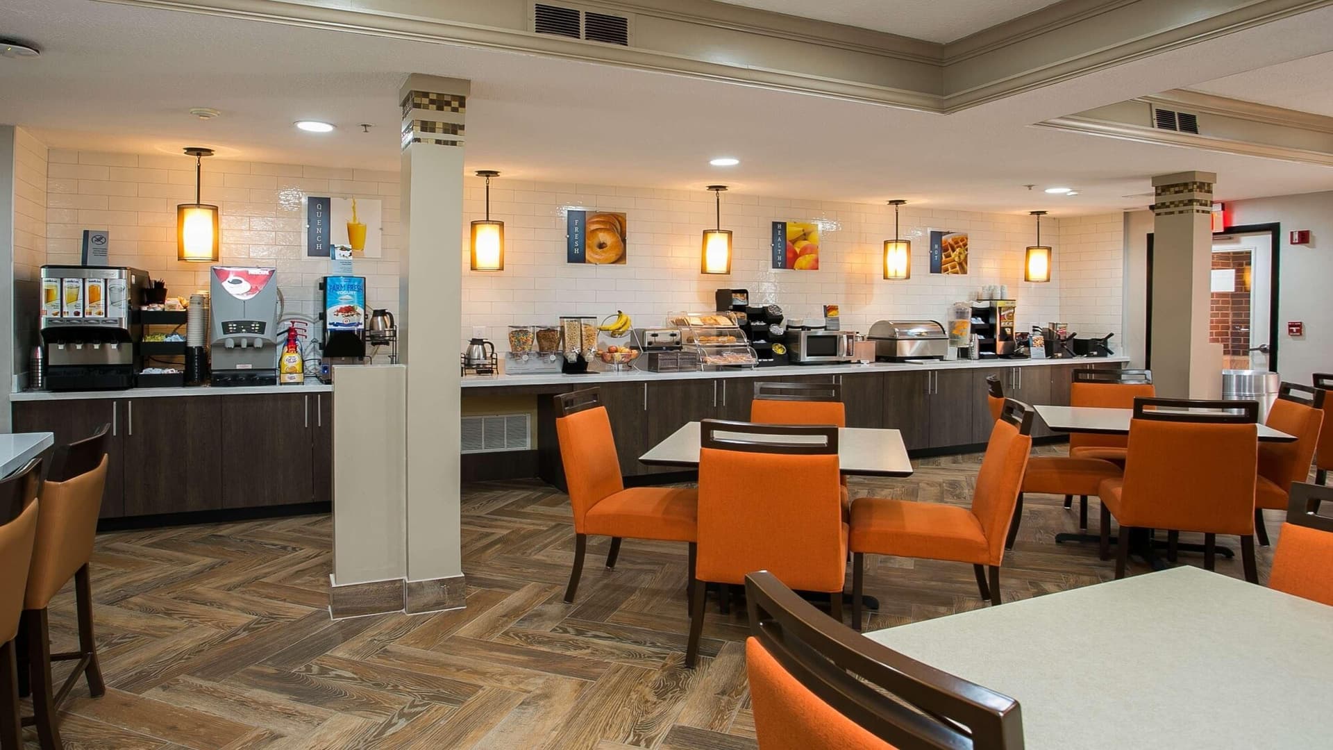 Clarion Pointe By Choice Hotel Dallas - Addison