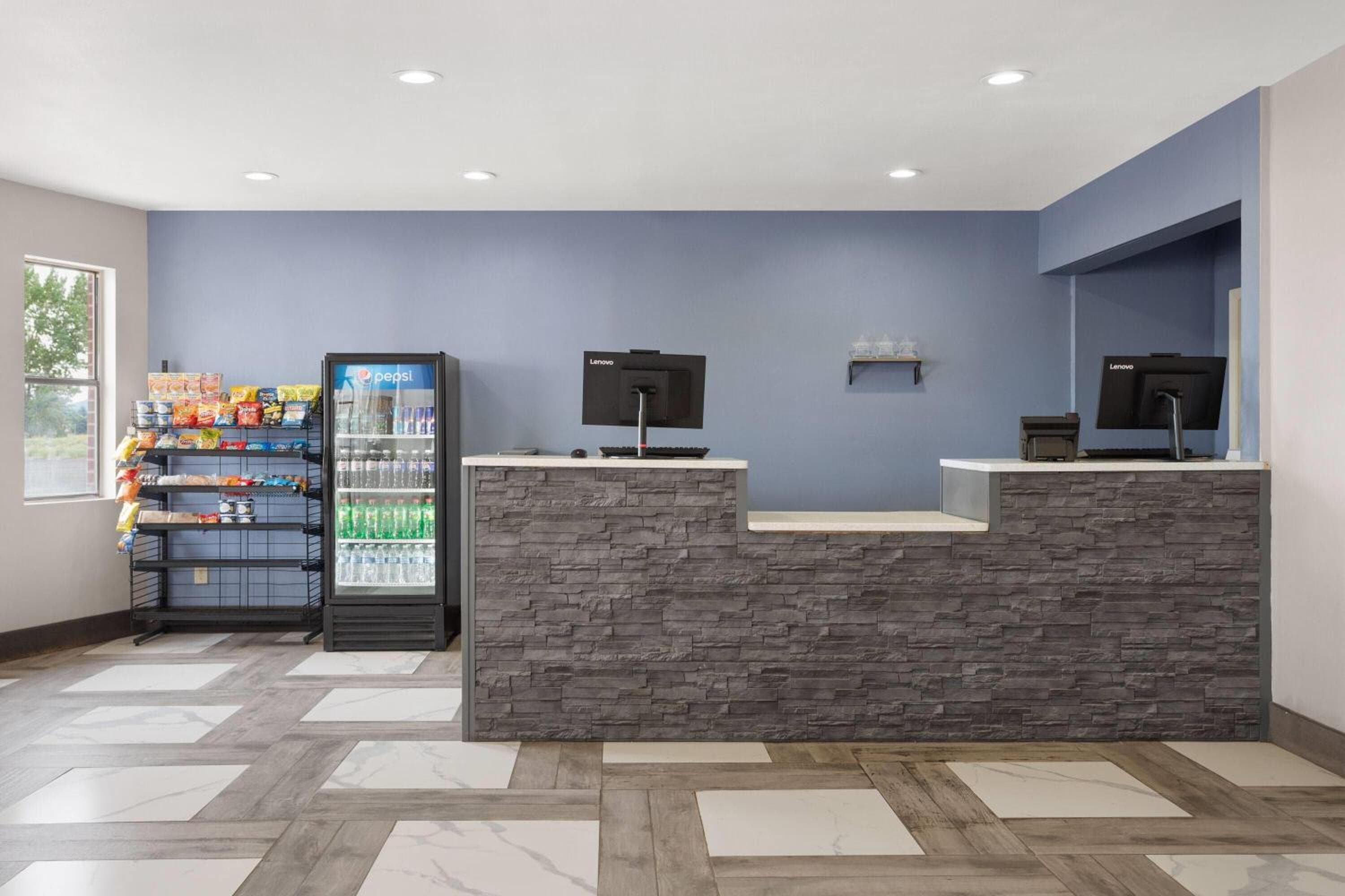 Days Inn by Wyndham Rawlins