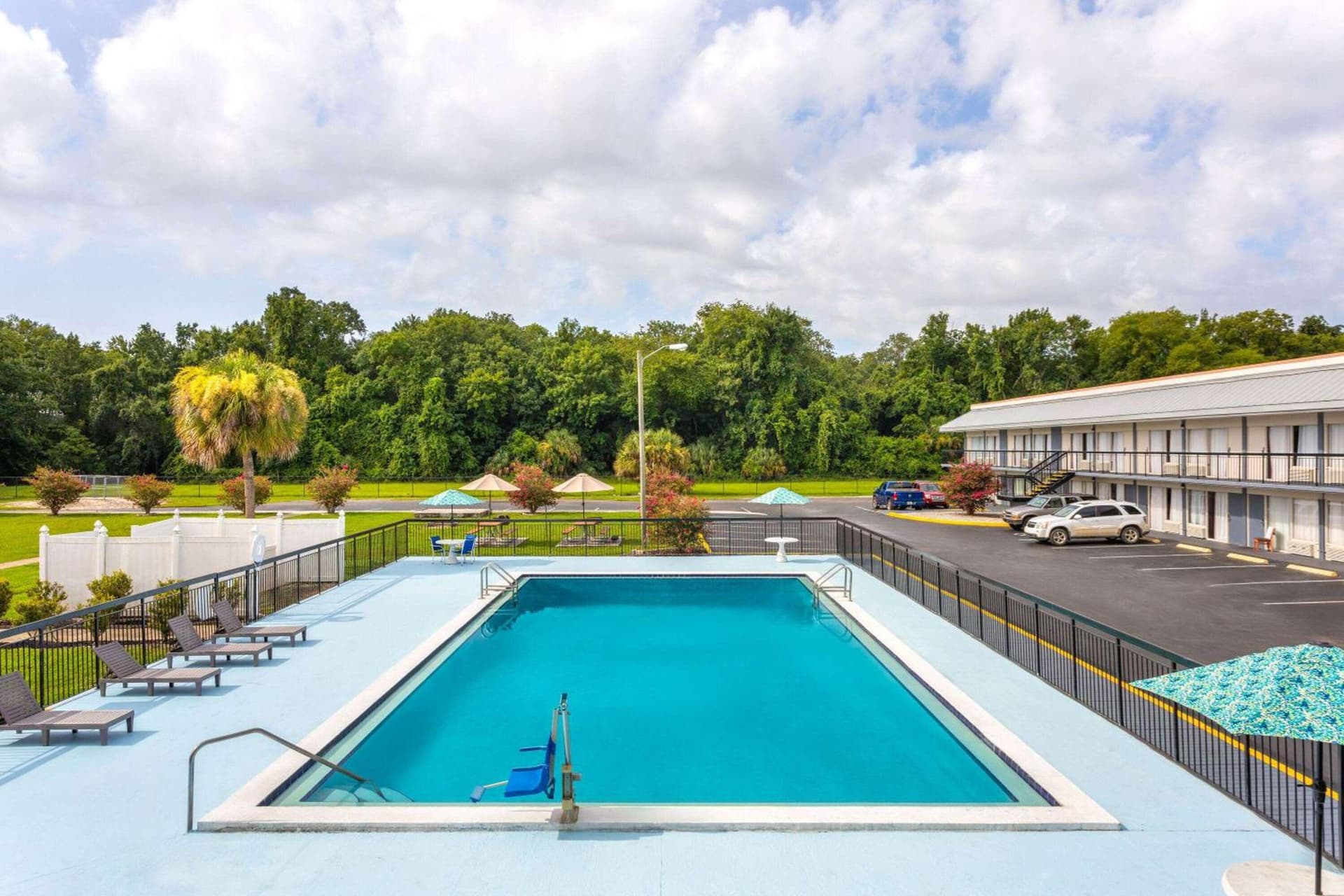 Days Inn by Wyndham Wildwood I-75