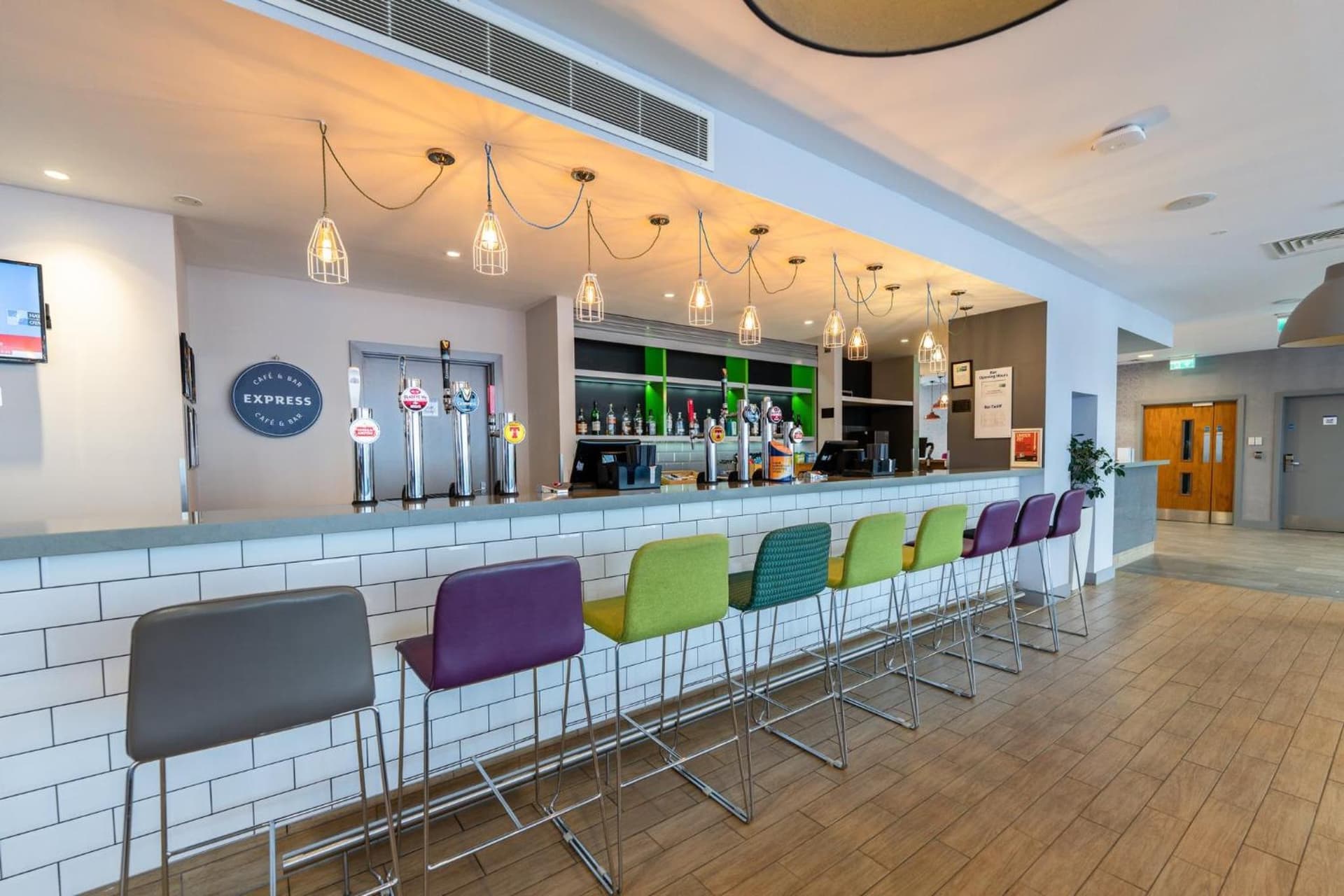 Holiday Inn Express Aberdeen Airport