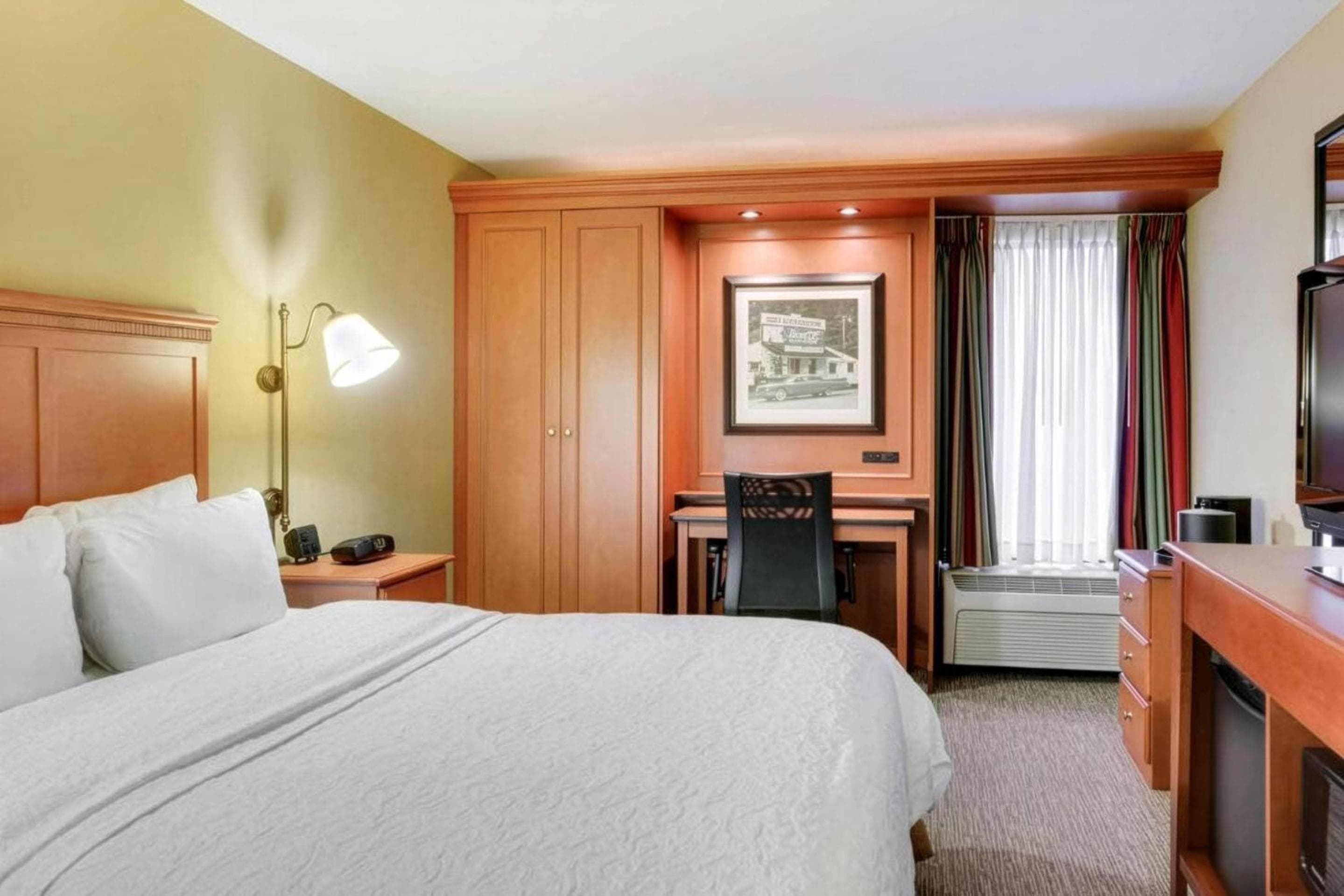 Pittsburgh Airport Inn and Suites