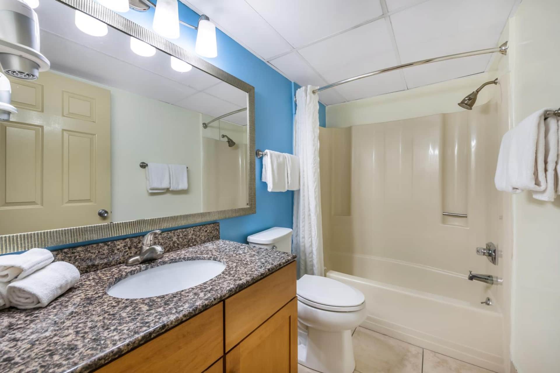 Tropical Winds Oceanfront Hotel