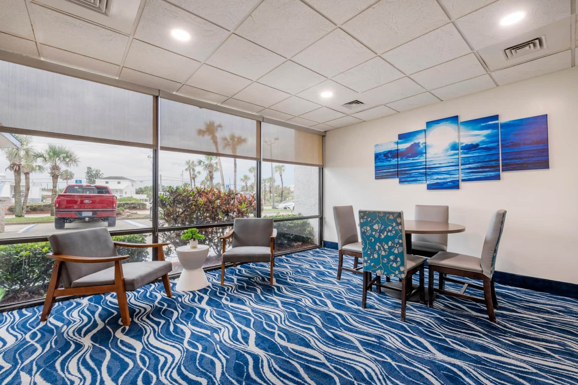 Tropical Winds Oceanfront Hotel