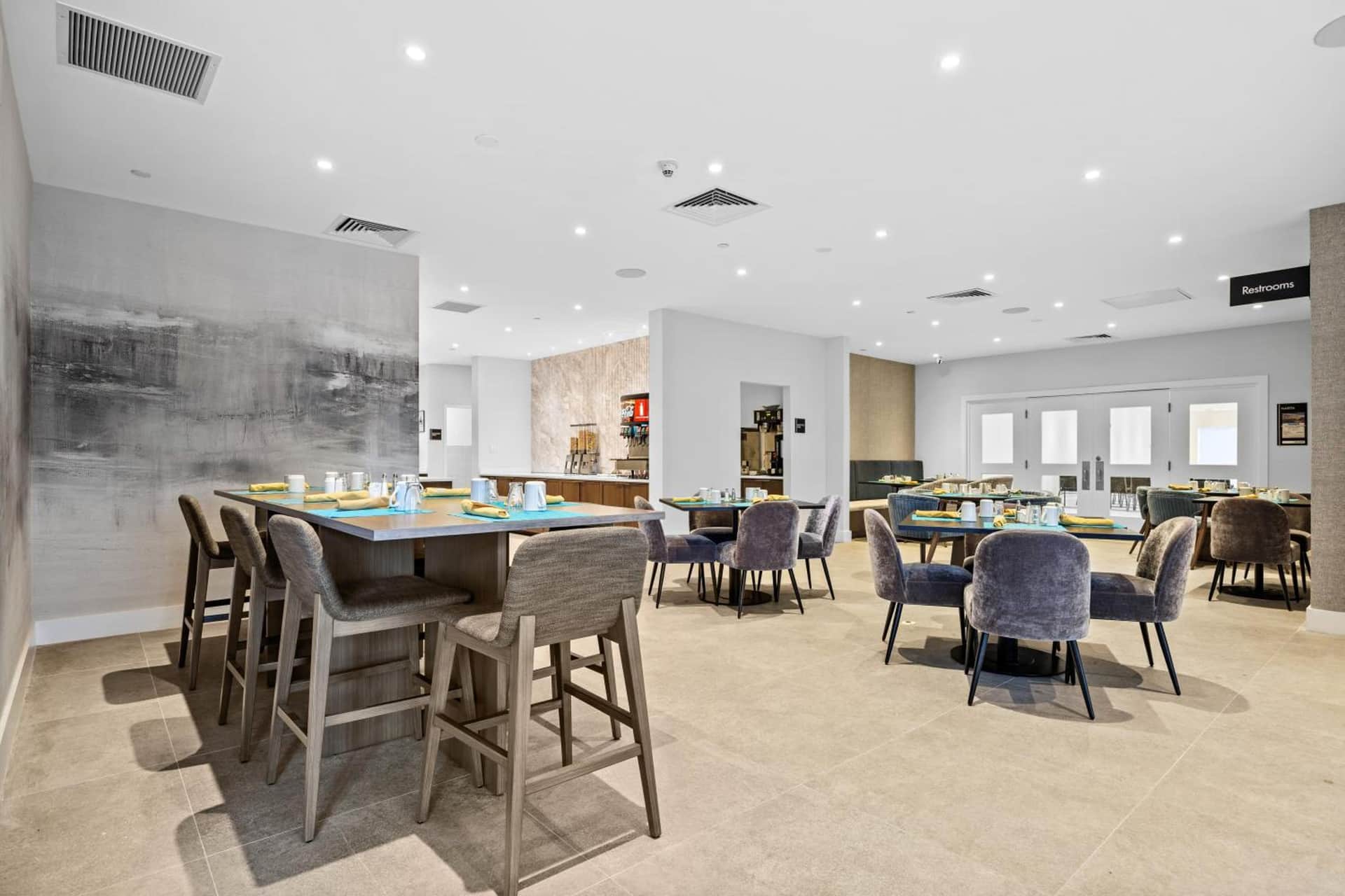 DoubleTree by Hilton New York JFK Airport