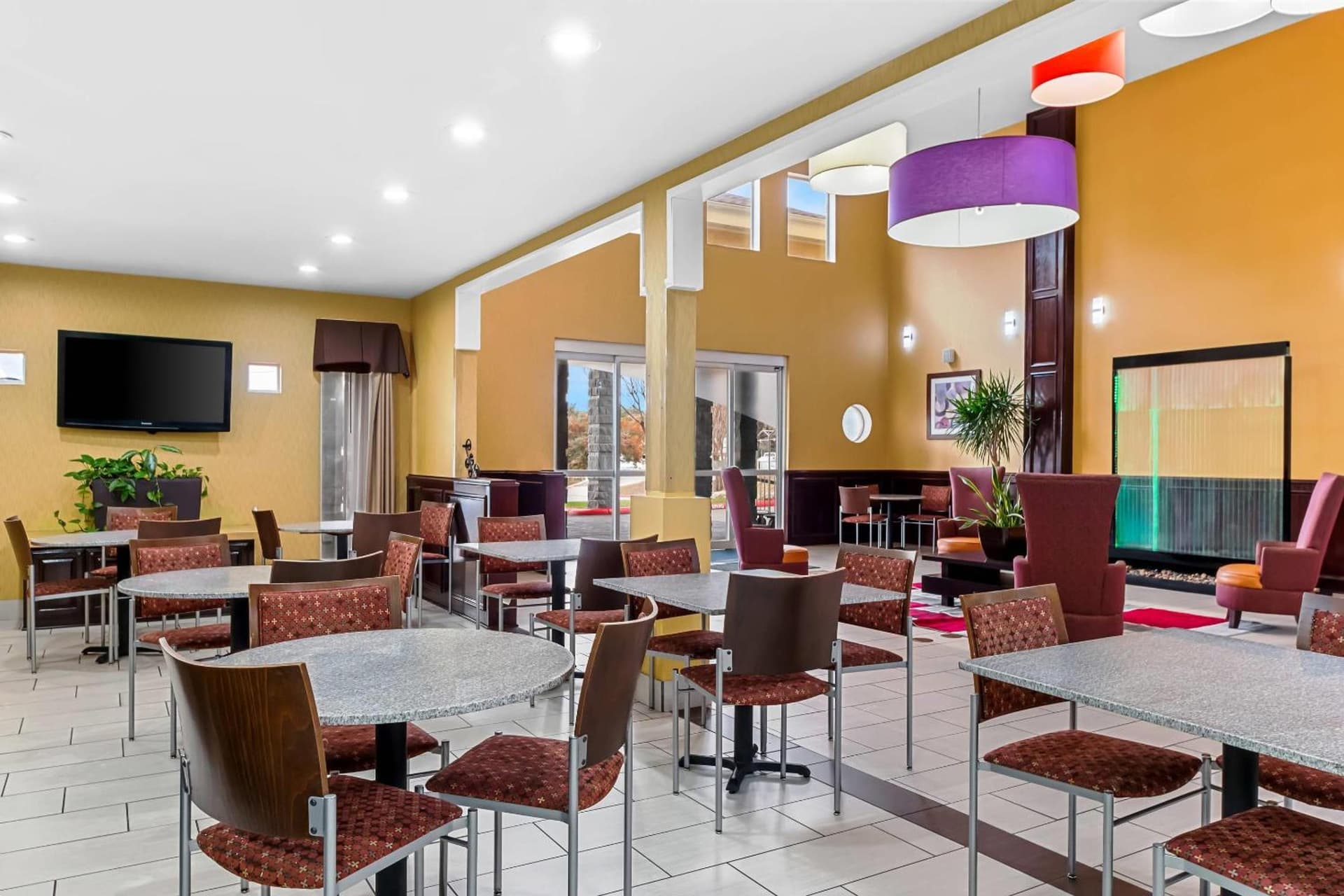 Quality Inn & Suites Airport North - Stone Oak