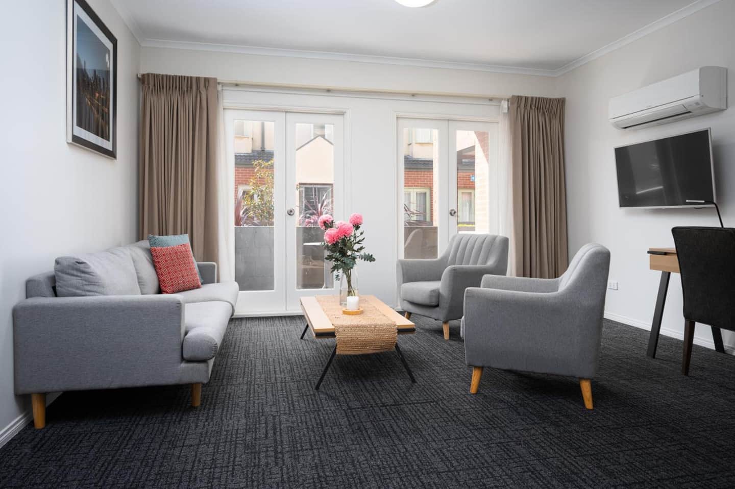 MainStay Suites Kew