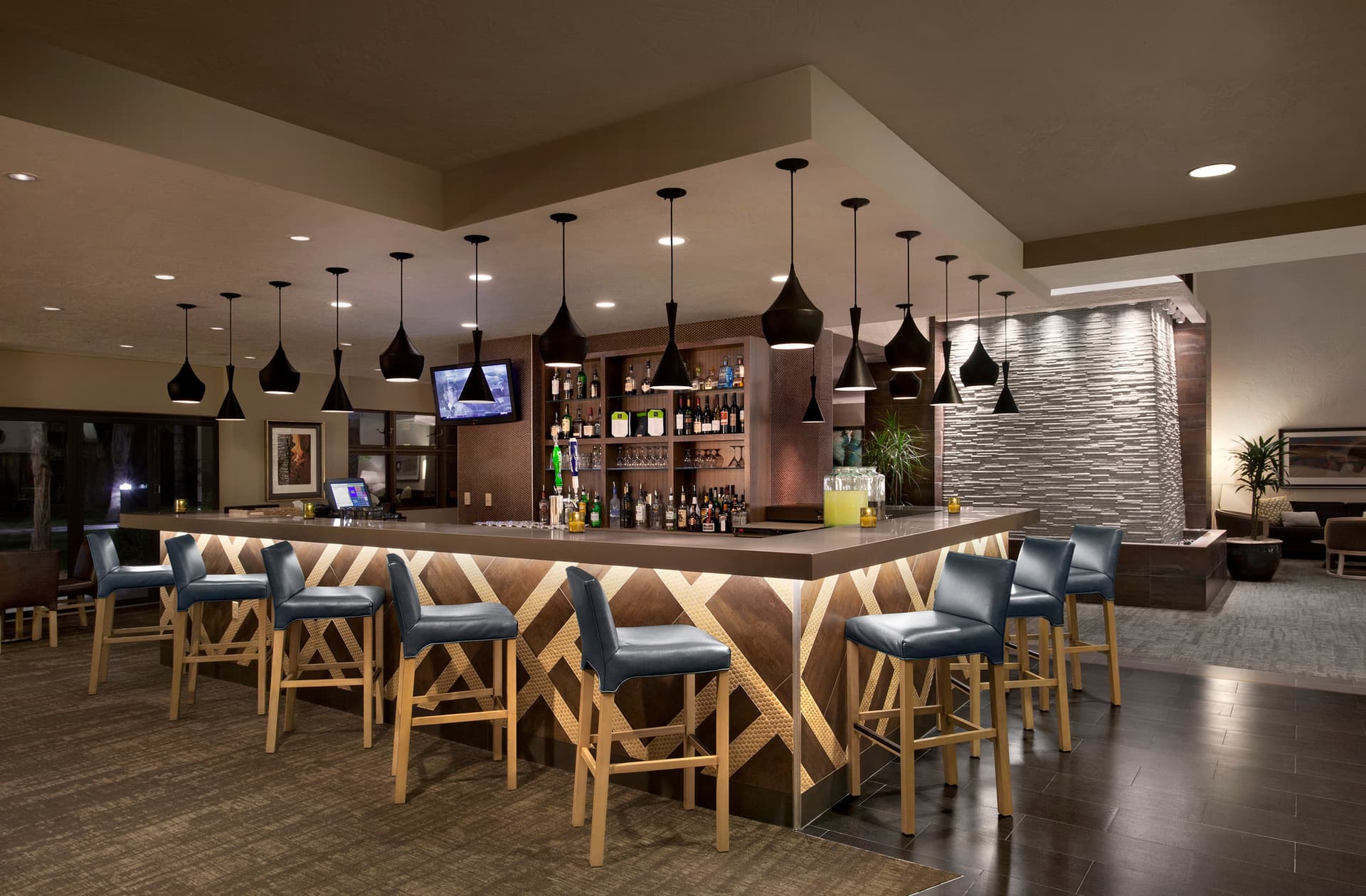 Embassy Suites by Hilton Phoenix Tempe