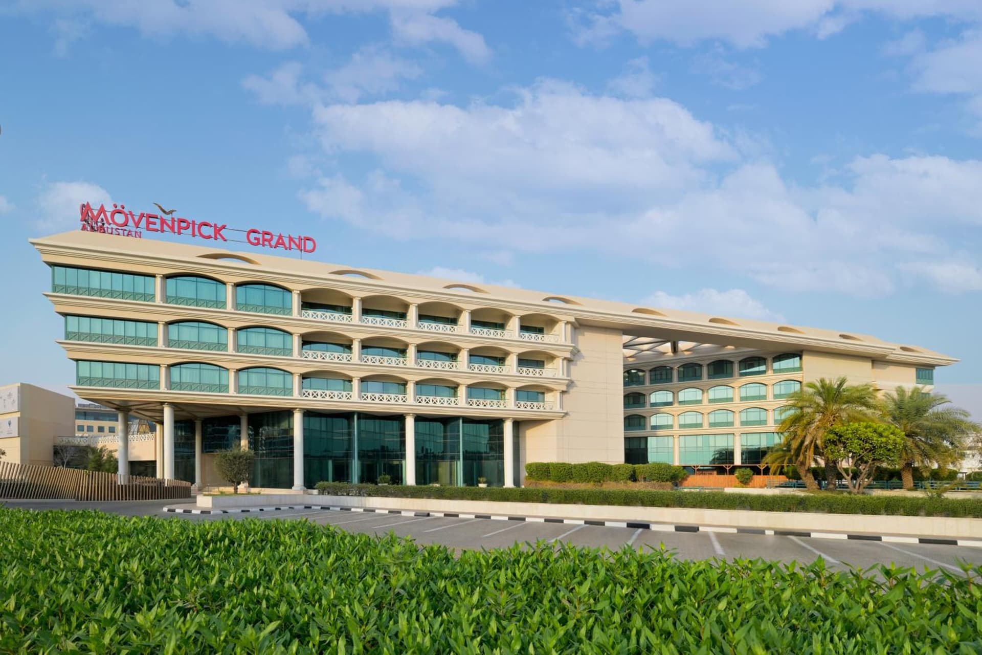 Mövenpick Grand Al Bustan Dubai