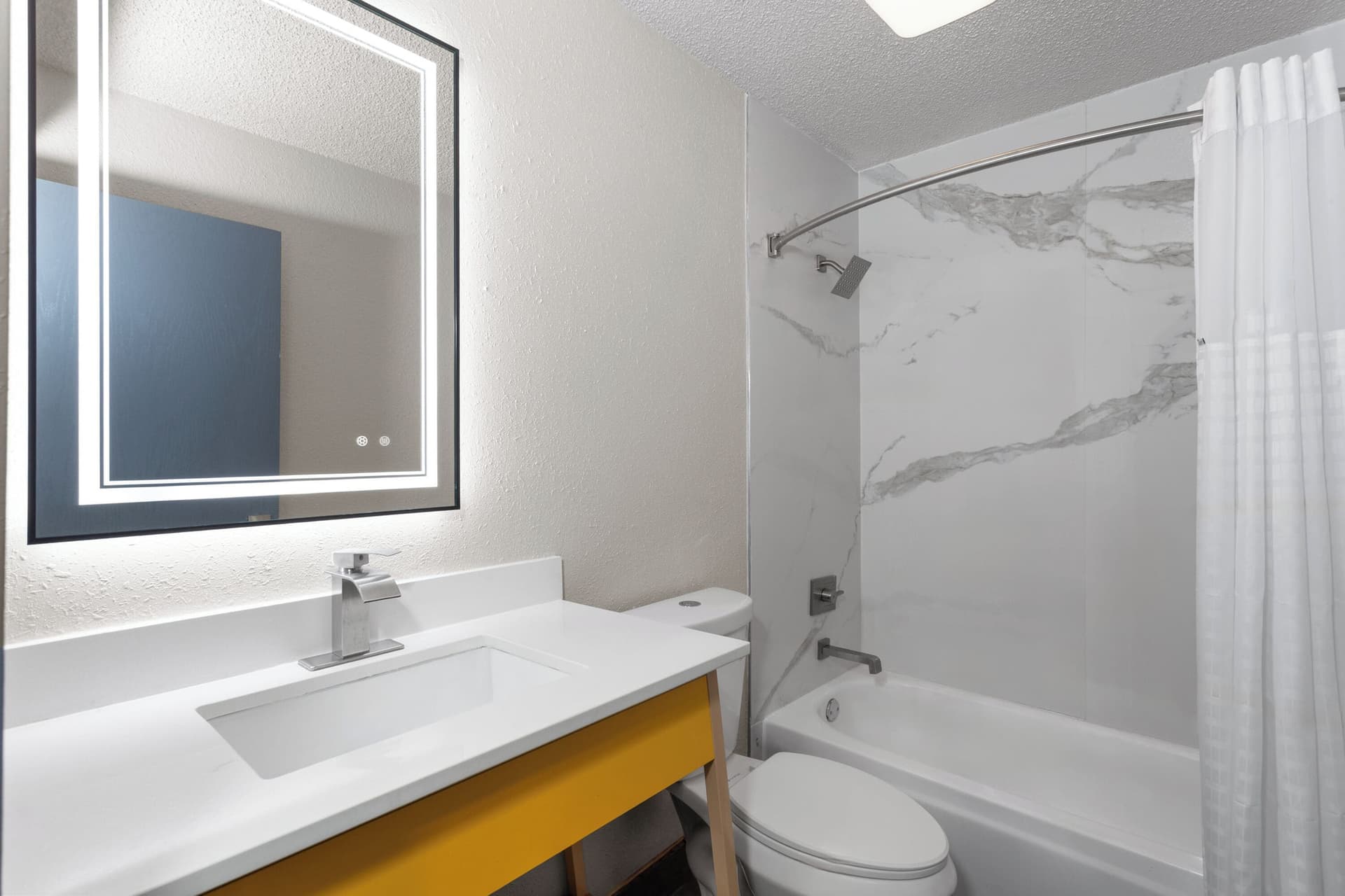 Days Inn by Wyndham Waukegan