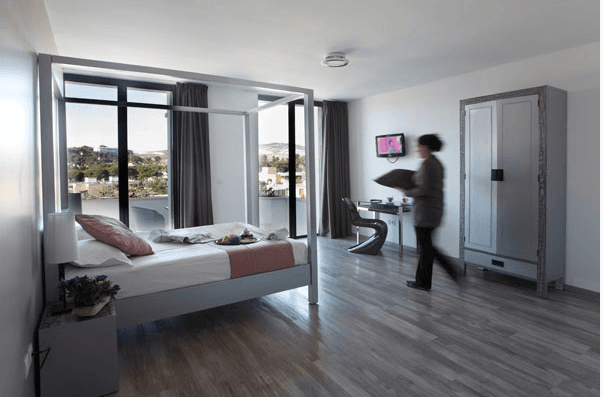 Adonis Adriana Carry le Rouet