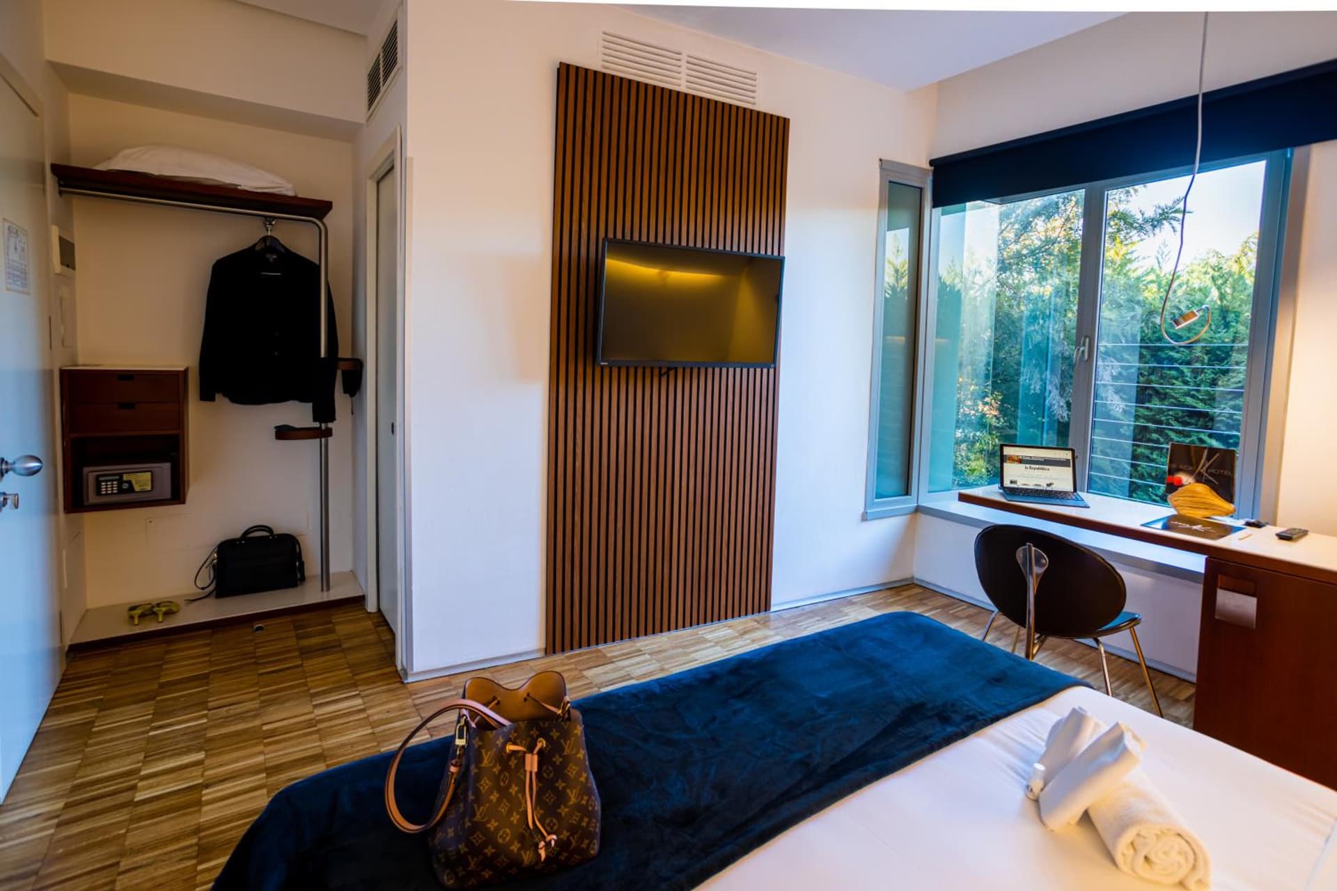 Black Hotel