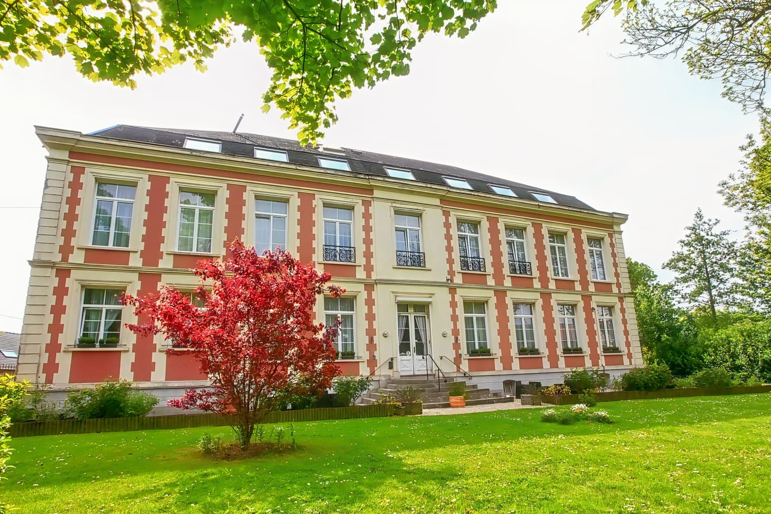 Château de Moulin le Comte B&B
