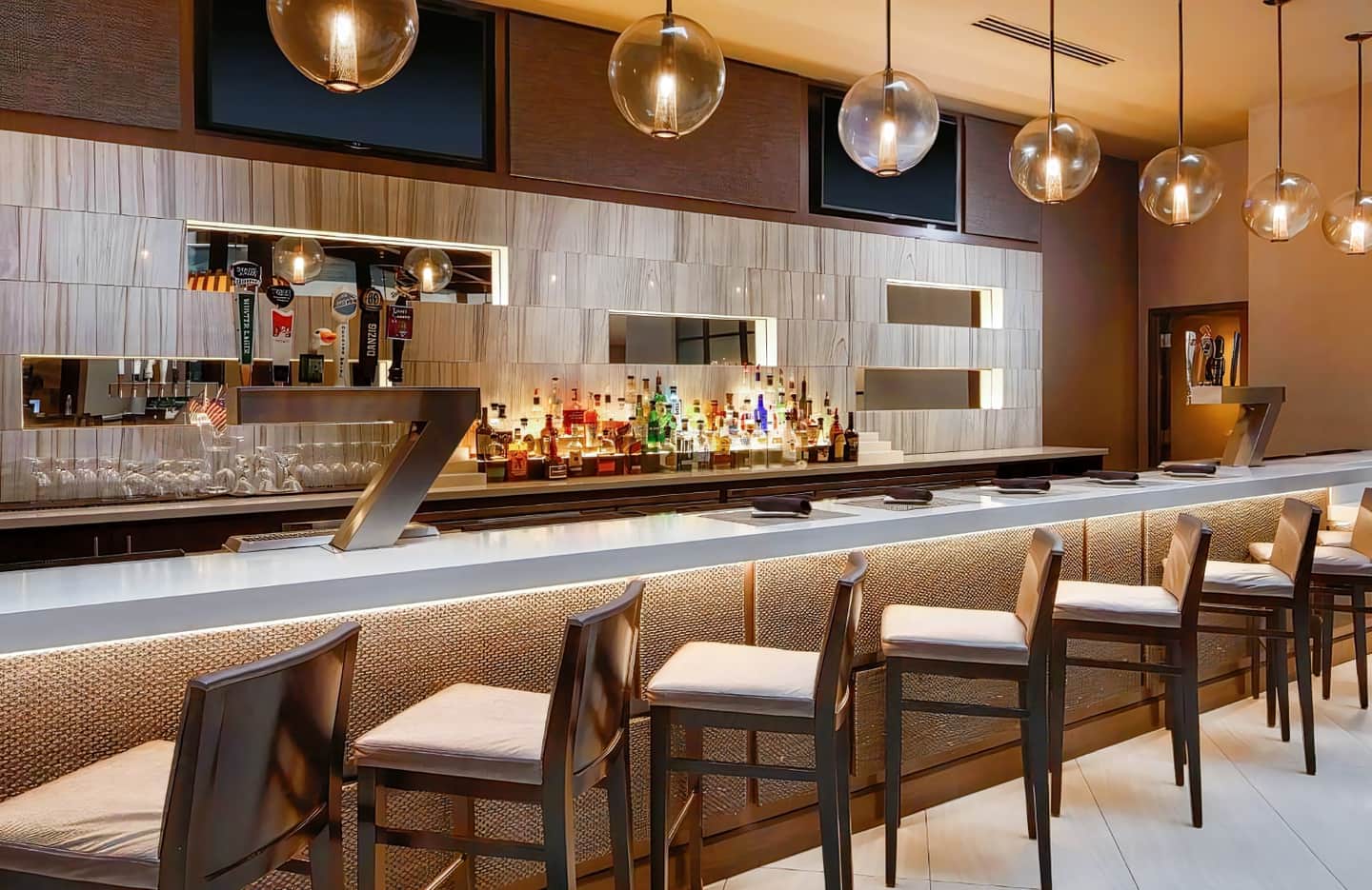 Embassy Suites by Hilton Crystal City National Airport