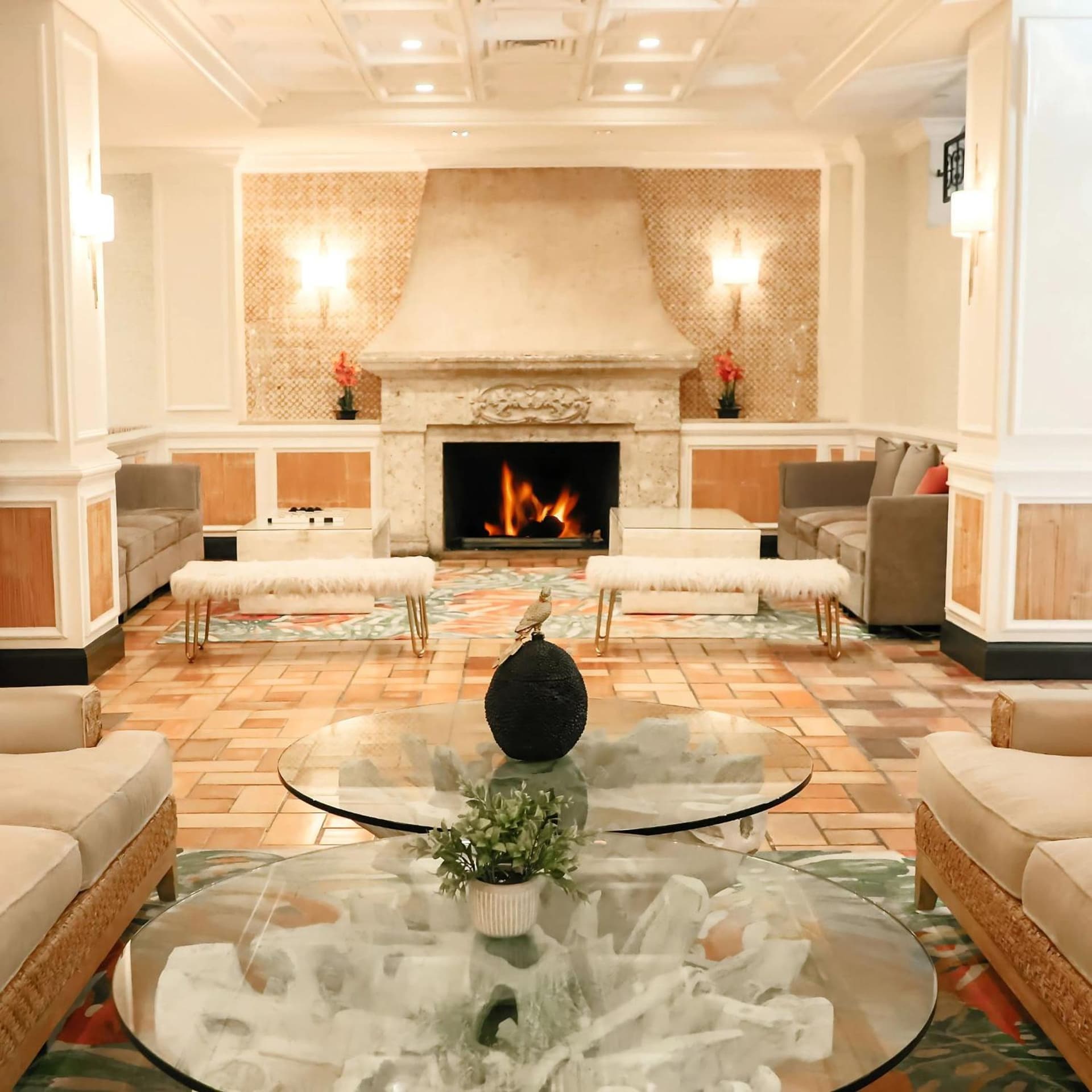 Riverside Hotel