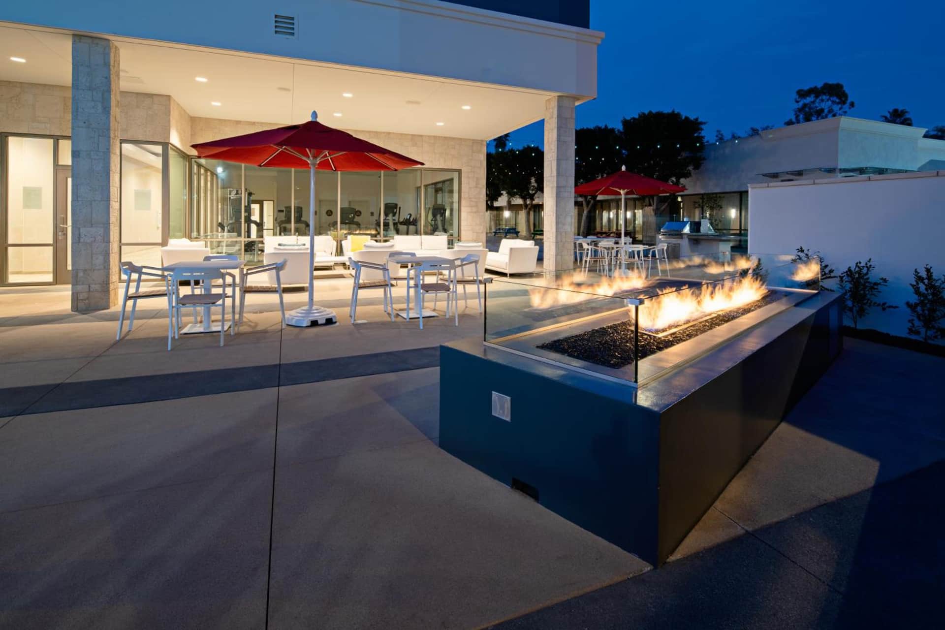 Holiday Inn Long Beach - Airport, an IHG Hotel